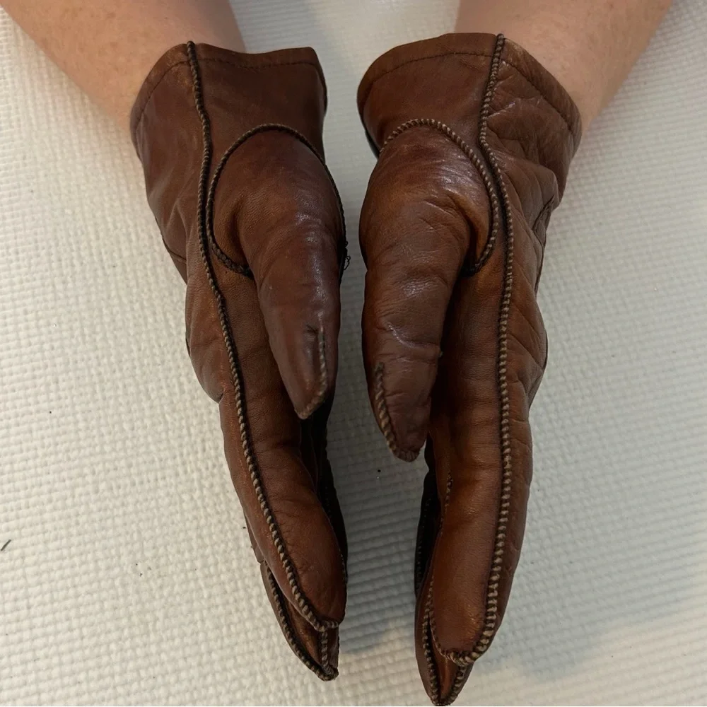 Genuine leather brown flexible gloves stitching detail lined Women’s Size Medium